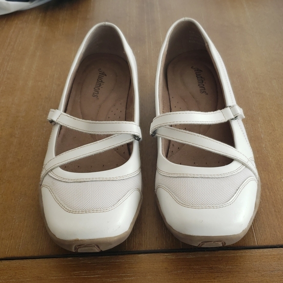 AUDITIONS WALKING SHOE